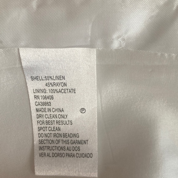 Tahari 3 pcs Suit in White and Brown with Embroidered Jacket. - Picture 10 of 10